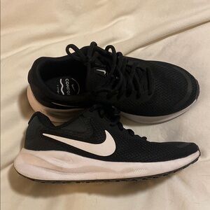 Nike Revolution black running shoe